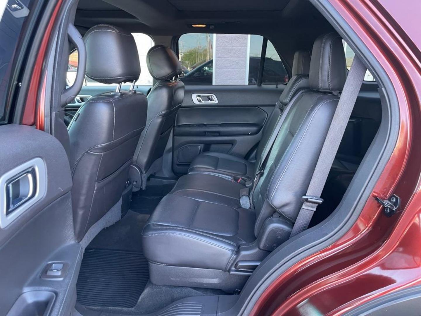 2015 BROWN FORD EXPLORER LIMITED (1FM5K7F83FG) with an 3.5L engine, Automatic transmission, located at 3100 Covert Avenue, Evansville, IN, 47714, (812) 473-4492, 37.955418, -87.512238 - Photo#6