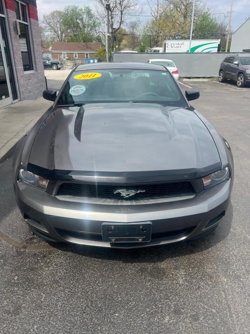 2011 GRAY FORD MUSTANG (1ZVBP8AM0B5) with an 3.7L engine, Automatic transmission, located at 3100 Covert Avenue, Evansville, IN, 47714, (812) 473-4492, 37.955418, -87.512238 - Photo#1