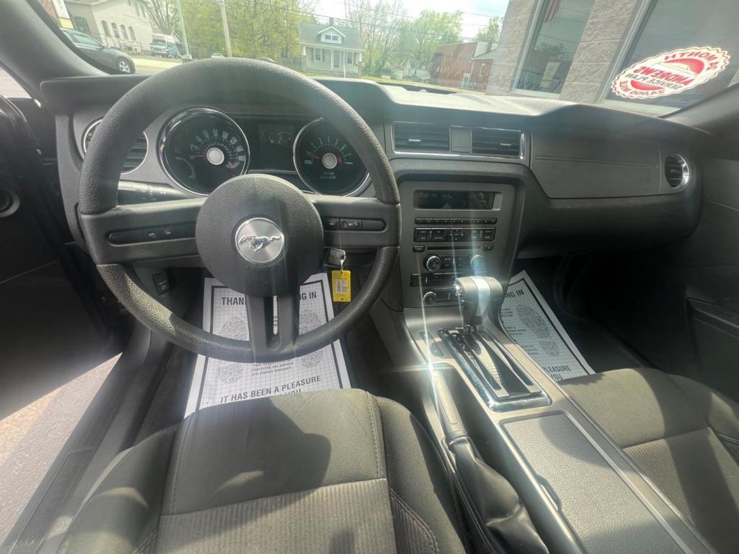 2011 GRAY FORD MUSTANG (1ZVBP8AM0B5) with an 3.7L engine, Automatic transmission, located at 3100 Covert Avenue, Evansville, IN, 47714, (812) 473-4492, 37.955418, -87.512238 - Photo#4
