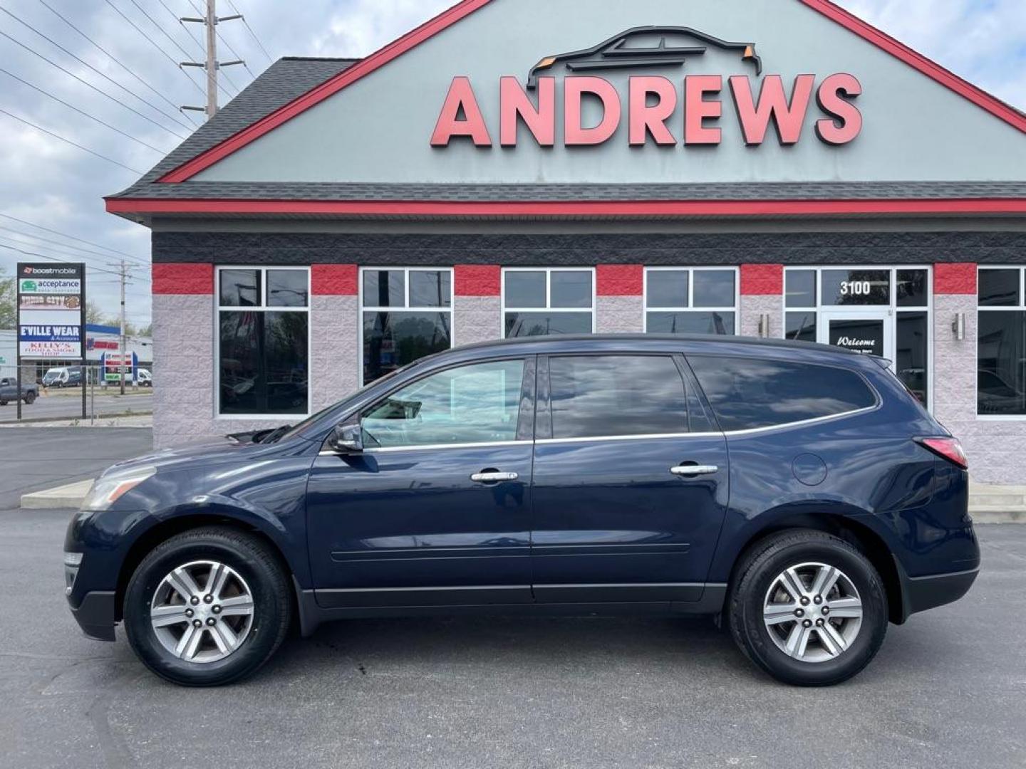 2017 BLUE CHEVROLET TRAVERSE LT (1GNKVGKD3HJ) with an 3.6L engine, Automatic transmission, located at 3100 Covert Avenue, Evansville, IN, 47714, (812) 473-4492, 37.955418, -87.512238 - Photo#0