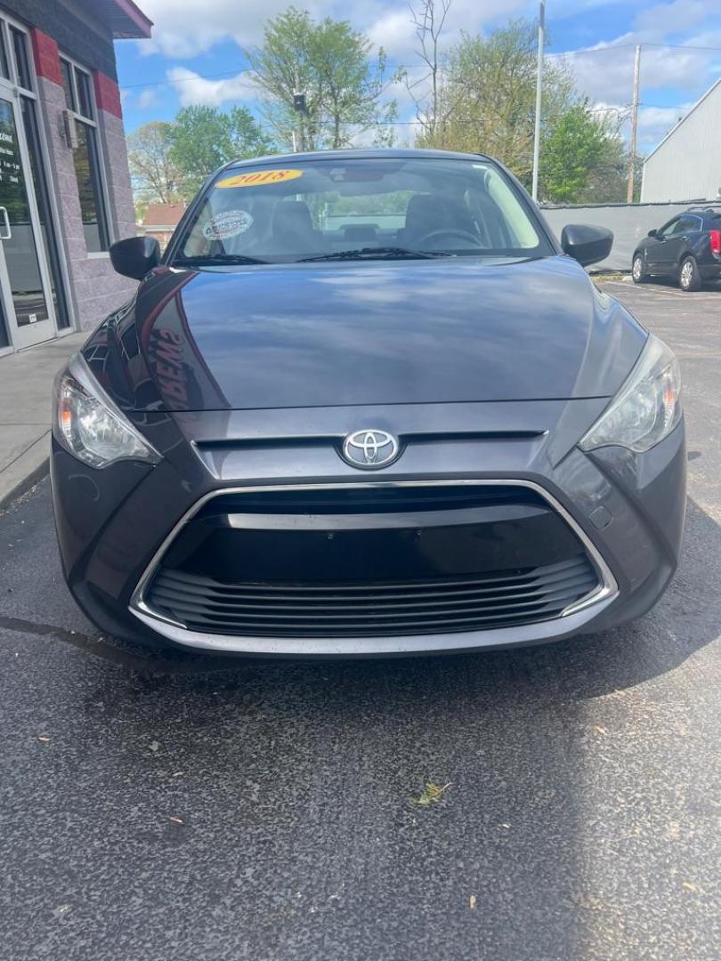 2018 GRAY TOYOTA YARIS IA (3MYDLBYV1JY) with an 1.5L engine, Automatic transmission, located at 3100 Covert Avenue, Evansville, IN, 47714, (812) 473-4492, 37.955418, -87.512238 - Photo#1