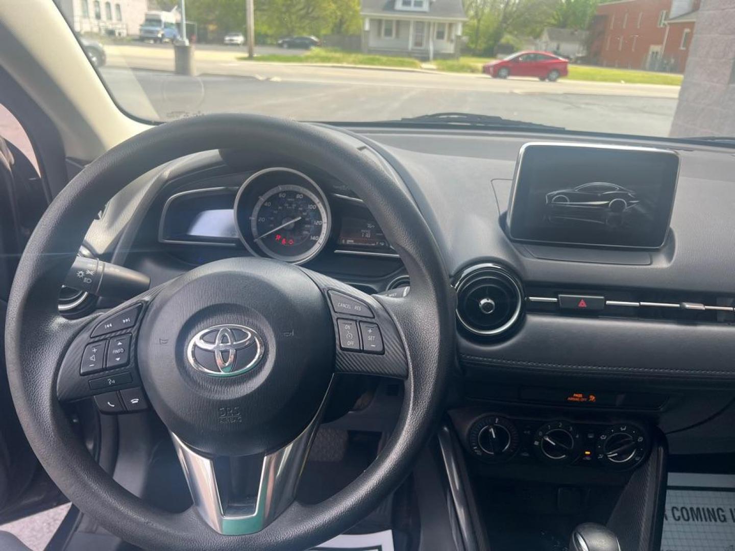 2018 GRAY TOYOTA YARIS IA (3MYDLBYV1JY) with an 1.5L engine, Automatic transmission, located at 3100 Covert Avenue, Evansville, IN, 47714, (812) 473-4492, 37.955418, -87.512238 - Photo#4