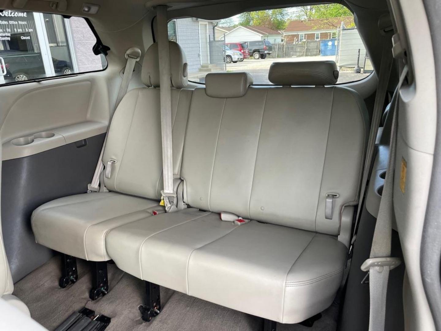 2013 BLACK TOYOTA SIENNA XLE (5TDYK3DC8DS) with an 3.5L engine, Automatic transmission, located at 3100 Covert Avenue, Evansville, IN, 47714, (812) 473-4492, 37.955418, -87.512238 - Photo#7