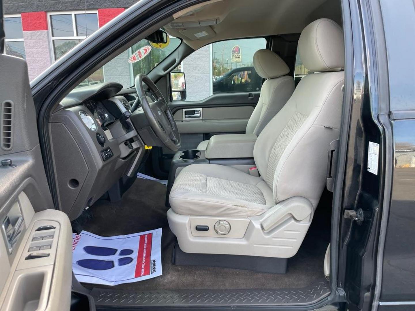 2010 BLACK FORD F150 XLT SUPER CAB (1FTFX1EV2AF) with an 5.4L engine, Automatic transmission, located at 3100 Covert Avenue, Evansville, IN, 47714, (812) 473-4492, 37.955418, -87.512238 - Photo#5