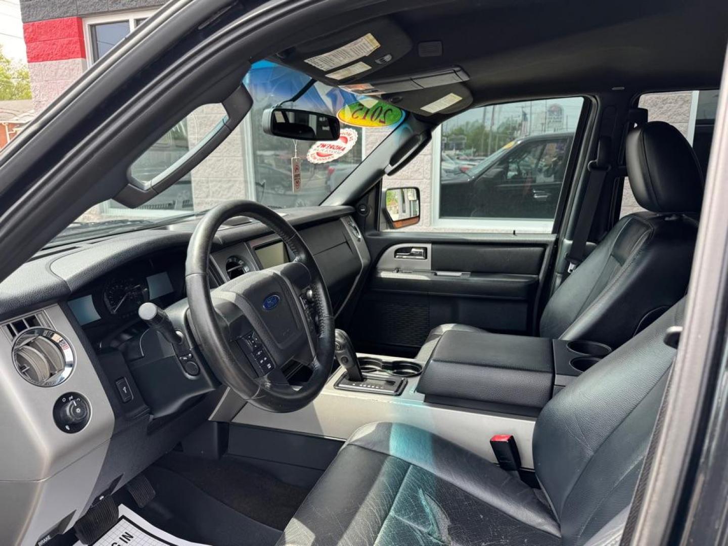2015 BLACK FORD EXPEDITION EL XLT (1FMJK1HT1FE) with an 3.5L engine, Automatic transmission, located at 3100 Covert Avenue, Evansville, IN, 47714, (812) 473-4492, 37.955418, -87.512238 - Photo#4
