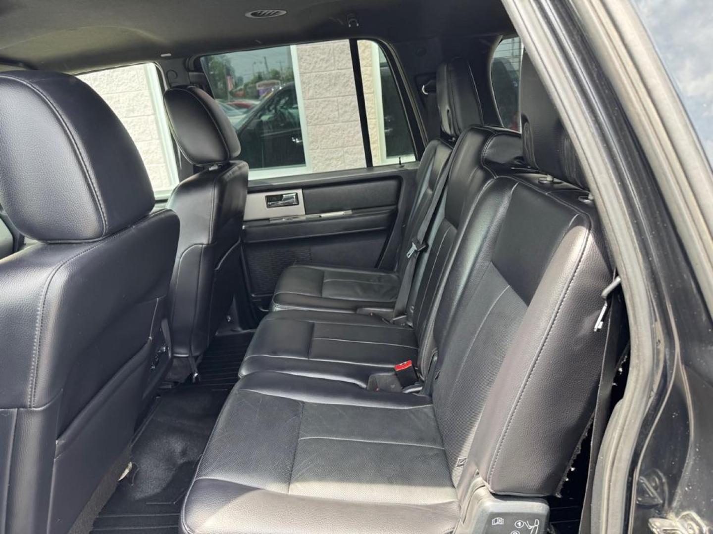 2015 BLACK FORD EXPEDITION EL XLT (1FMJK1HT1FE) with an 3.5L engine, Automatic transmission, located at 3100 Covert Avenue, Evansville, IN, 47714, (812) 473-4492, 37.955418, -87.512238 - Photo#5