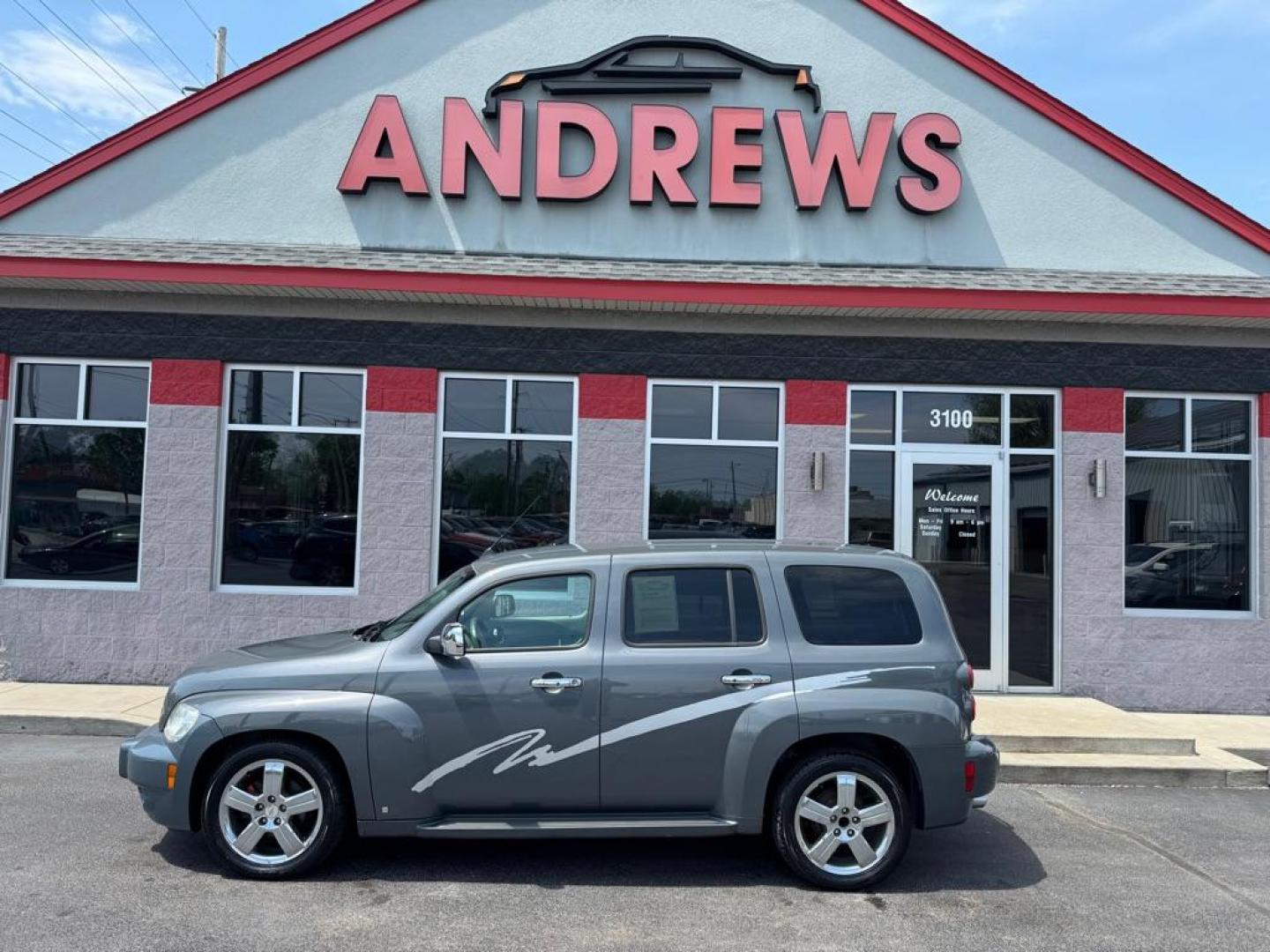 2009 GRAY CHEVROLET HHR LT (3GNCA53V89S) with an 2.4L engine, Automatic transmission, located at 3100 Covert Avenue, Evansville, IN, 47714, (812) 473-4492, 37.955418, -87.512238 - Photo#0