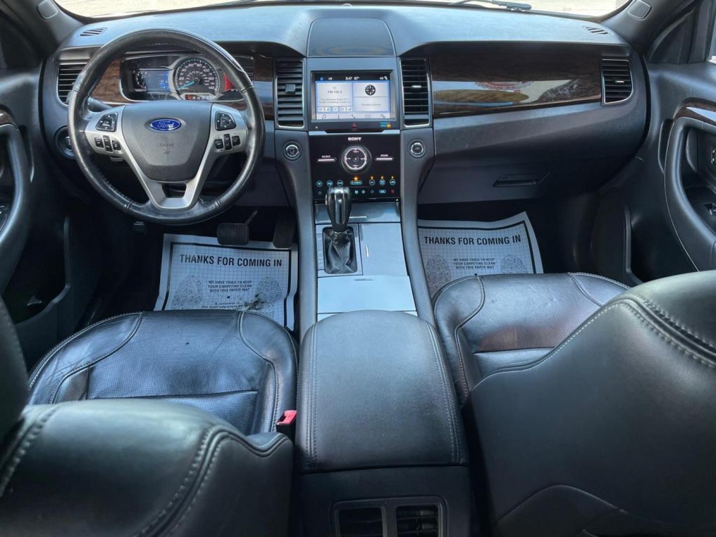2017 GRAY FORD TAURUS LIMITED (1FAHP2F84HG) with an 3.5L engine, Automatic transmission, located at 3100 Covert Avenue, Evansville, IN, 47714, (812) 473-4492, 37.955418, -87.512238 - Photo#4