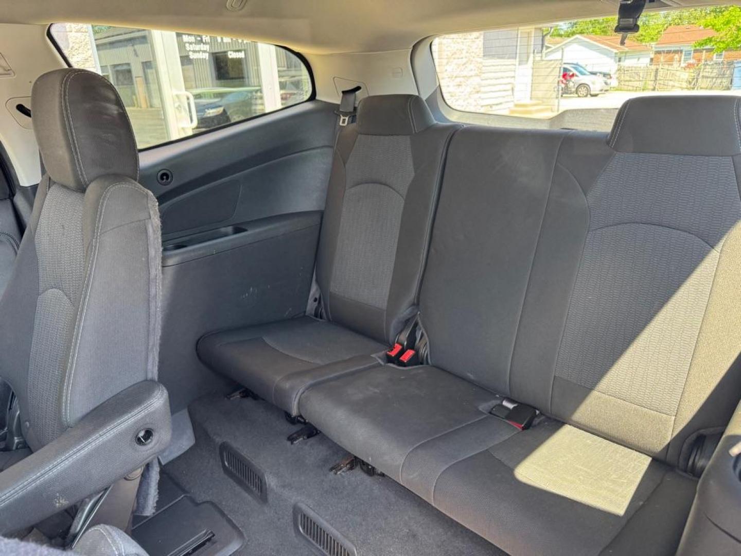 2016 BLACK CHEVROLET TRAVERSE LT (1GNKVGKD3GJ) with an 3.6L engine, Automatic transmission, located at 3100 Covert Avenue, Evansville, IN, 47714, (812) 473-4492, 37.955418, -87.512238 - Photo#6