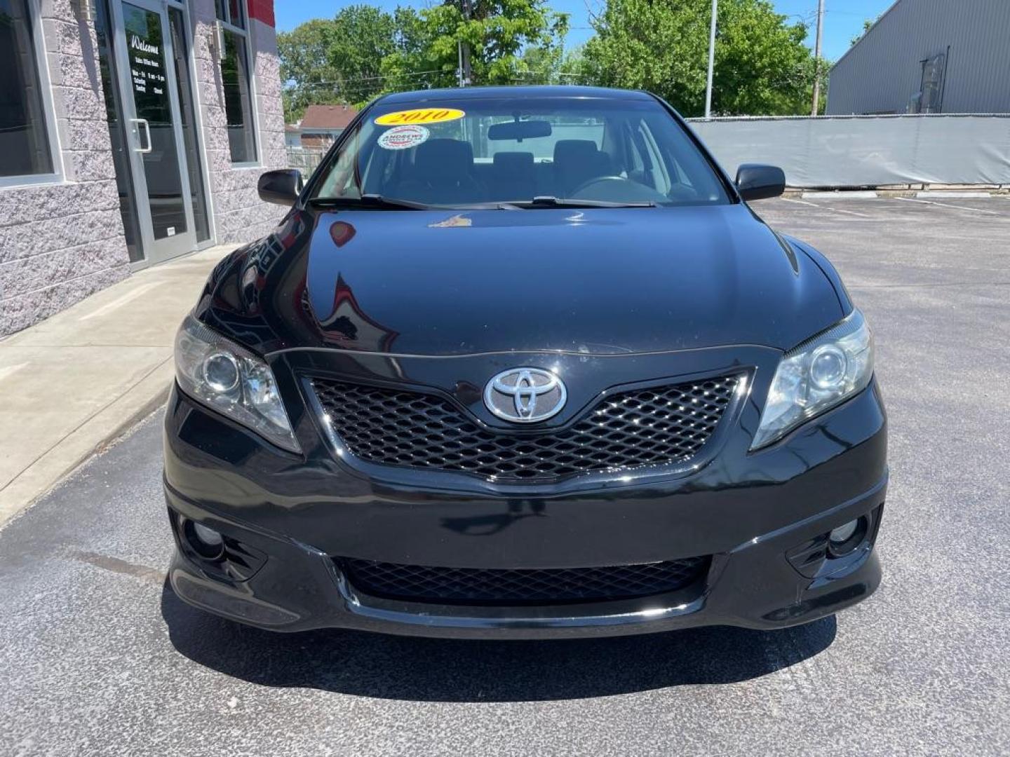 2010 BLACK TOYOTA CAMRY SE (4T1BF3EK0AU) with an 2.5L engine, Automatic transmission, located at 3100 Covert Avenue, Evansville, IN, 47714, (812) 473-4492, 37.955418, -87.512238 - Photo#1