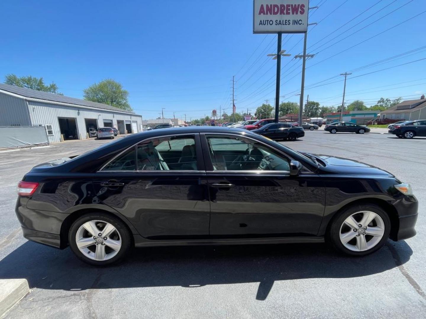 2010 BLACK TOYOTA CAMRY SE (4T1BF3EK0AU) with an 2.5L engine, Automatic transmission, located at 3100 Covert Avenue, Evansville, IN, 47714, (812) 473-4492, 37.955418, -87.512238 - Photo#2