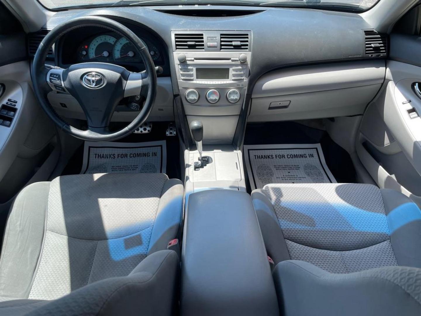 2010 BLACK TOYOTA CAMRY SE (4T1BF3EK0AU) with an 2.5L engine, Automatic transmission, located at 3100 Covert Avenue, Evansville, IN, 47714, (812) 473-4492, 37.955418, -87.512238 - Photo#4