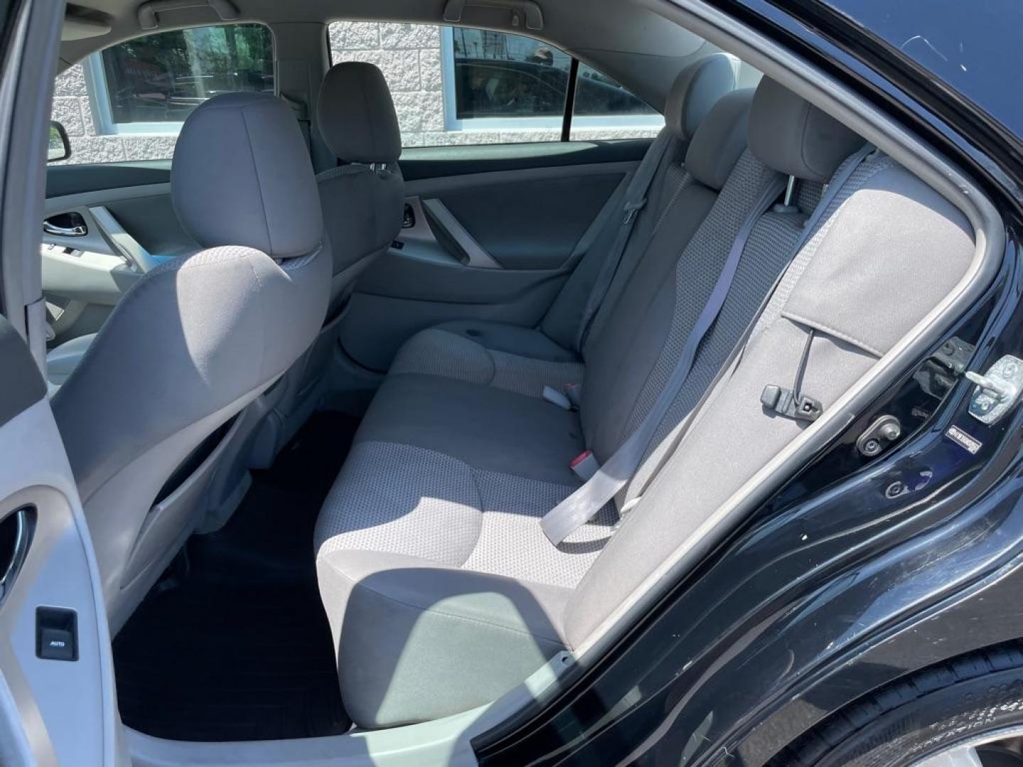 2010 BLACK TOYOTA CAMRY SE (4T1BF3EK0AU) with an 2.5L engine, Automatic transmission, located at 3100 Covert Avenue, Evansville, IN, 47714, (812) 473-4492, 37.955418, -87.512238 - Photo#6