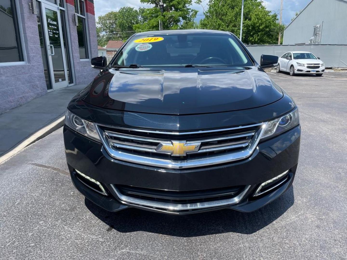 2019 BLACK CHEVROLET IMPALA LT (2G11Z5S38K9) with an 3.6L engine, Automatic transmission, located at 3100 Covert Avenue, Evansville, IN, 47714, (812) 473-4492, 37.955418, -87.512238 - Photo#1