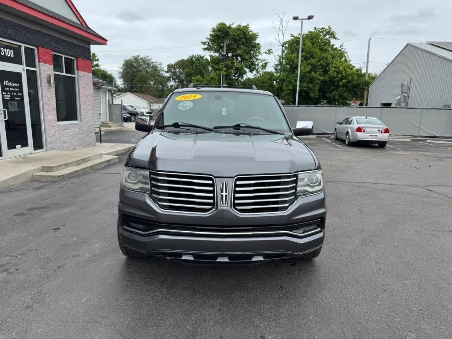 2015 GRAY LINCOLN NAVIGATOR L (5LMJJ3JT5FE) with an 3.5L engine, Automatic transmission, located at 3100 Covert Avenue, Evansville, IN, 47714, (812) 473-4492, 37.955418, -87.512238 - Photo#1
