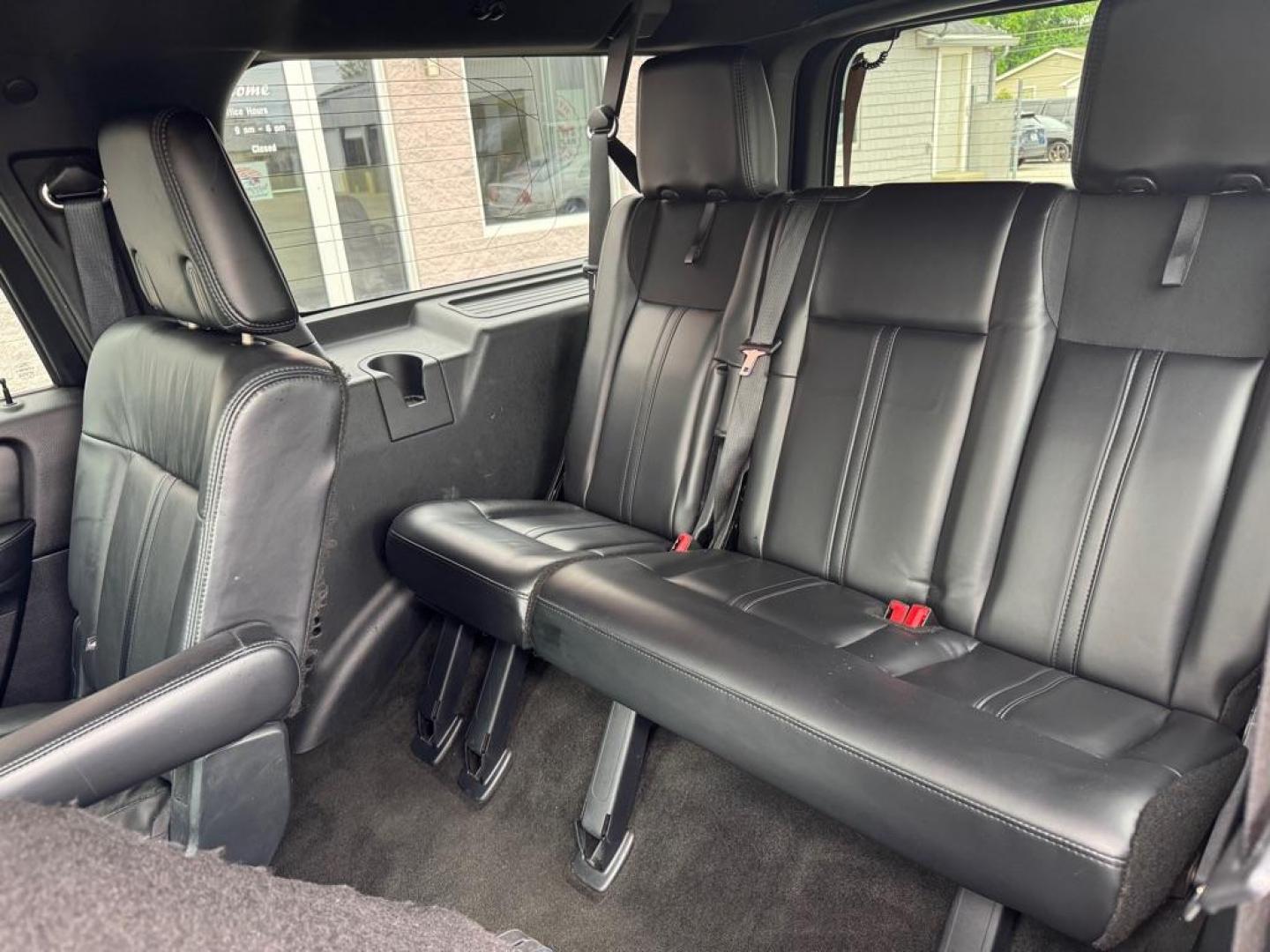 2015 GRAY LINCOLN NAVIGATOR L (5LMJJ3JT5FE) with an 3.5L engine, Automatic transmission, located at 3100 Covert Avenue, Evansville, IN, 47714, (812) 473-4492, 37.955418, -87.512238 - Photo#6