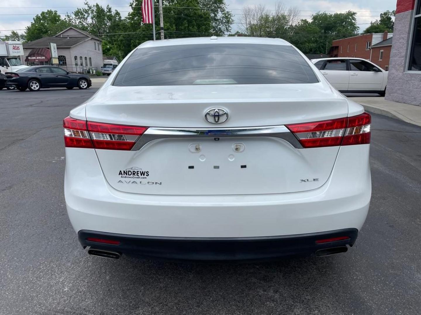 2013 WHITE TOYOTA AVALON BASE (4T1BK1EB5DU) with an 3.5L engine, Automatic transmission, located at 3100 Covert Avenue, Evansville, IN, 47714, (812) 473-4492, 37.955418, -87.512238 - Photo#3