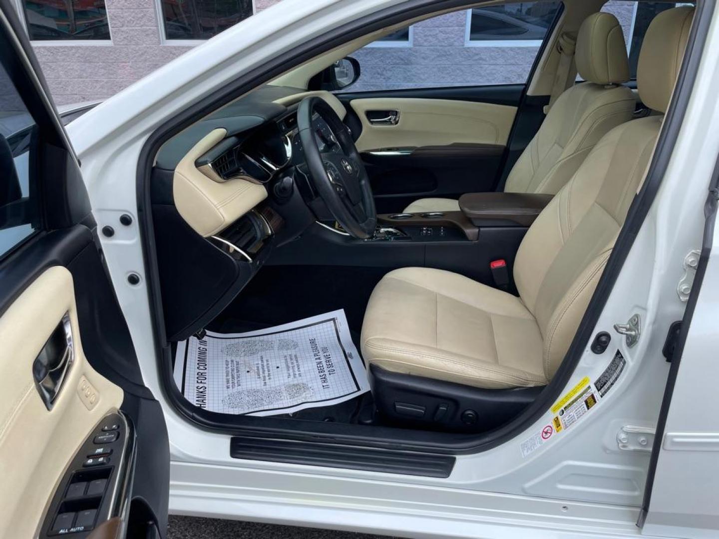 2013 WHITE TOYOTA AVALON BASE (4T1BK1EB5DU) with an 3.5L engine, Automatic transmission, located at 3100 Covert Avenue, Evansville, IN, 47714, (812) 473-4492, 37.955418, -87.512238 - Photo#5