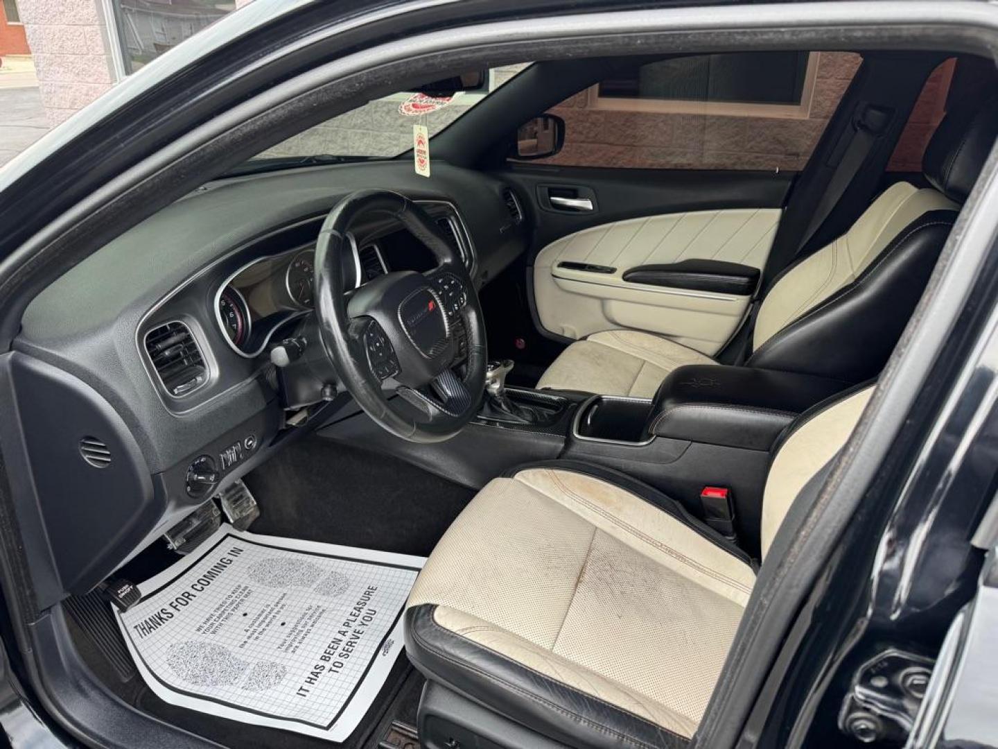 2015 BLACK DODGE CHARGER SXT (2C3CDXHG4FH) with an 3.6L engine, Automatic transmission, located at 3100 Covert Avenue, Evansville, IN, 47714, (812) 473-4492, 37.955418, -87.512238 - Photo#4