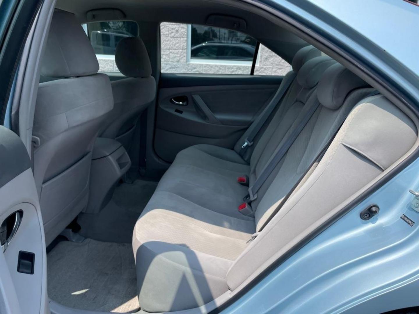 2009 BLUE TOYOTA CAMRY BASE (4T4BE46K69R) with an 2.4L engine, Automatic transmission, located at 3100 Covert Avenue, Evansville, IN, 47714, (812) 473-4492, 37.955418, -87.512238 - Photo#6