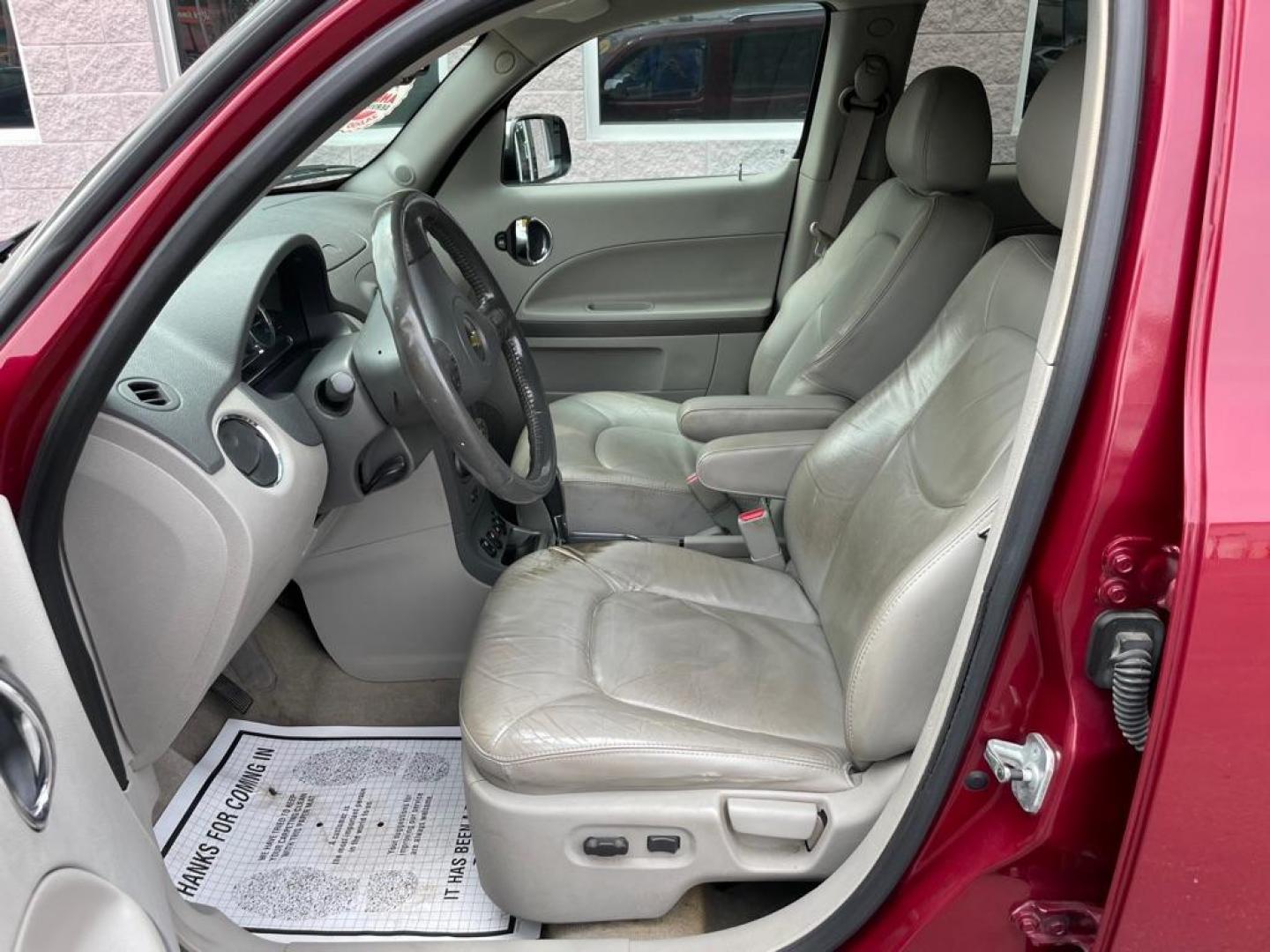 2006 RED CHEVROLET HHR LT (3GNDA23P46S) with an 2.4L engine, Automatic transmission, located at 3100 Covert Avenue, Evansville, IN, 47714, (812) 473-4492, 37.955418, -87.512238 - Photo#5