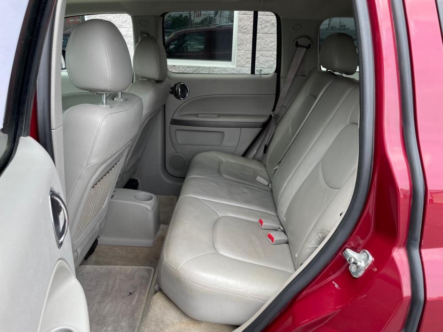 2006 RED CHEVROLET HHR LT (3GNDA23P46S) with an 2.4L engine, Automatic transmission, located at 3100 Covert Avenue, Evansville, IN, 47714, (812) 473-4492, 37.955418, -87.512238 - Photo#6