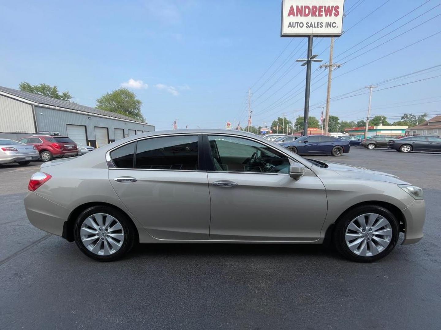 2013 GOLD HONDA ACCORD EXL (1HGCR2F8XDA) with an 2.4L engine, Continuously Variable transmission, located at 3100 Covert Avenue, Evansville, IN, 47714, (812) 473-4492, 37.955418, -87.512238 - Photo#2
