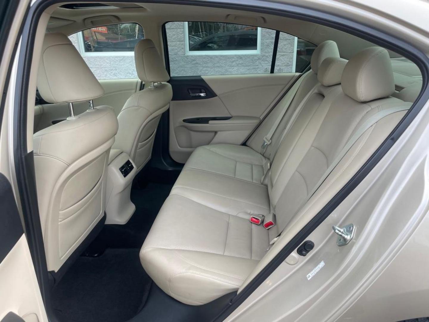 2013 GOLD HONDA ACCORD EXL (1HGCR2F8XDA) with an 2.4L engine, Continuously Variable transmission, located at 3100 Covert Avenue, Evansville, IN, 47714, (812) 473-4492, 37.955418, -87.512238 - Photo#6