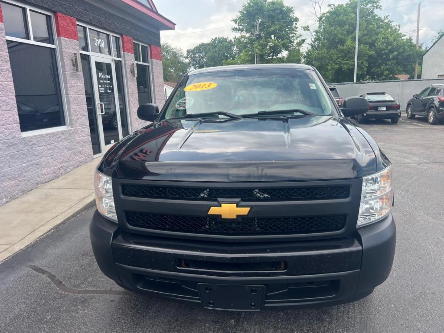 2013 BLACK CHEVROLET SILVERADO 1500 (1GCRCPE08DZ) with an 5.3L engine, Automatic transmission, located at 3100 Covert Avenue, Evansville, IN, 47714, (812) 473-4492, 37.955418, -87.512238 - Photo#1