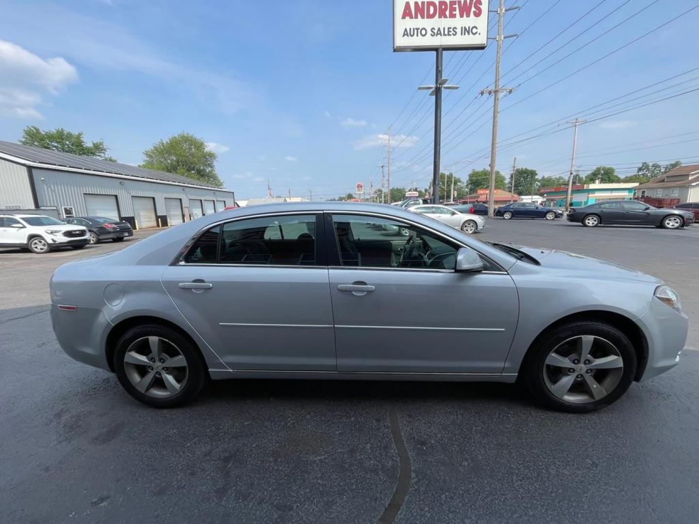 2011 SILVER CHEVROLET MALIBU 1LT (1G1ZC5E14BF) with an 2.4L engine, Automatic transmission, located at 3100 Covert Avenue, Evansville, IN, 47714, (812) 473-4492, 37.955418, -87.512238 - Photo#2