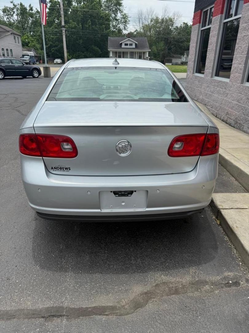 2011 SILVER BUICK LUCERNE CXL (1G4HJ5EM8BU) with an 3.9L engine, Automatic transmission, located at 3100 Covert Avenue, Evansville, IN, 47714, (812) 473-4492, 37.955418, -87.512238 - Photo#3