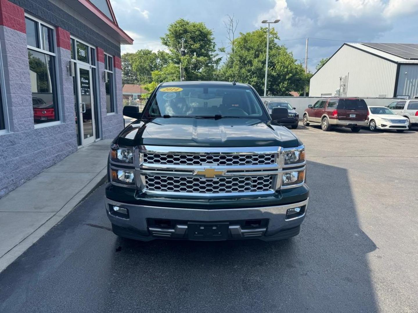 2014 GREEN CHEVROLET SILVERADO 1500 LT (3GCUKRECXEG) with an 5.3L engine, Automatic transmission, located at 3100 Covert Avenue, Evansville, IN, 47714, (812) 473-4492, 37.955418, -87.512238 - Photo#1
