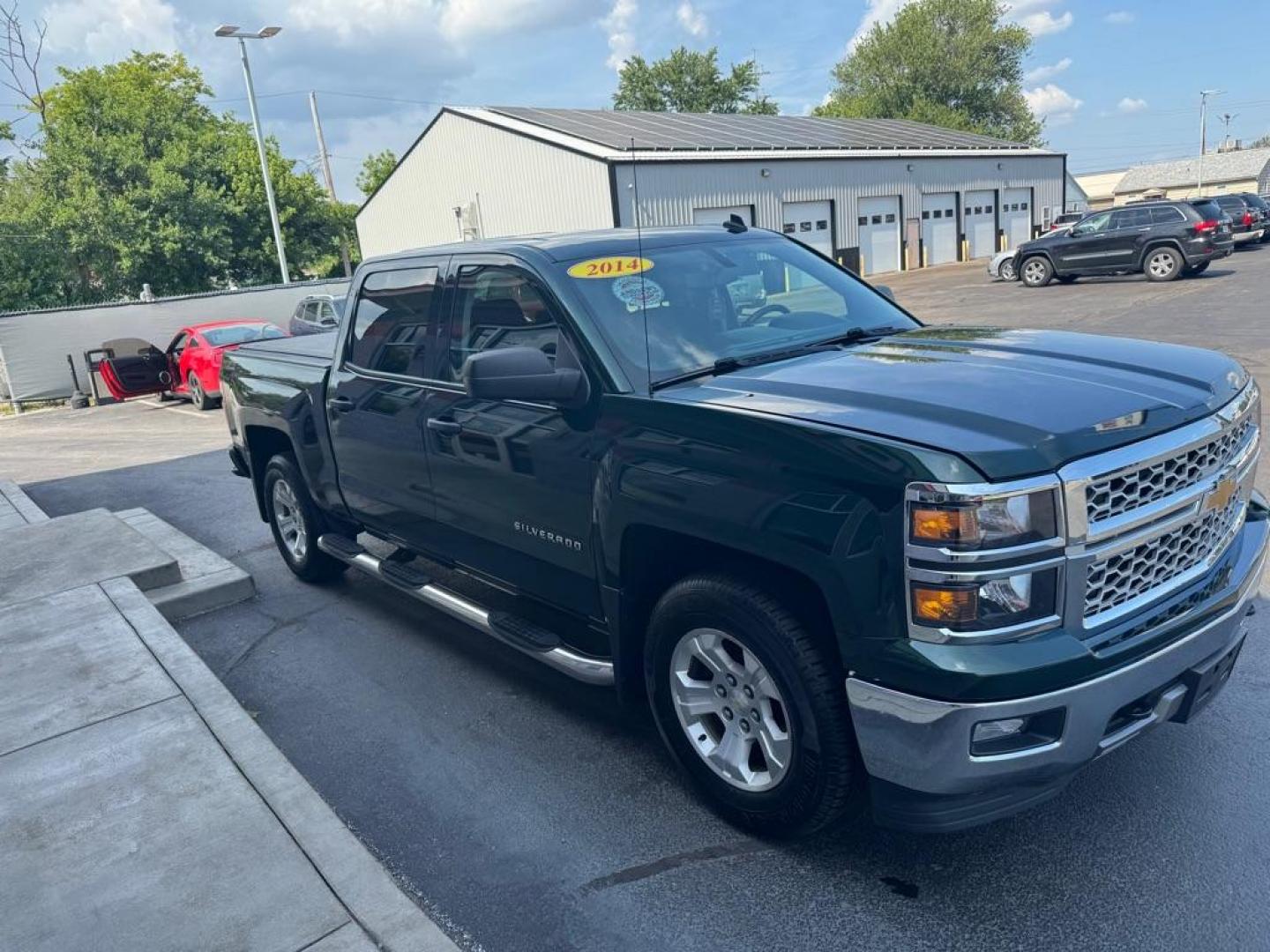 2014 GREEN CHEVROLET SILVERADO 1500 LT (3GCUKRECXEG) with an 5.3L engine, Automatic transmission, located at 3100 Covert Avenue, Evansville, IN, 47714, (812) 473-4492, 37.955418, -87.512238 - Photo#2