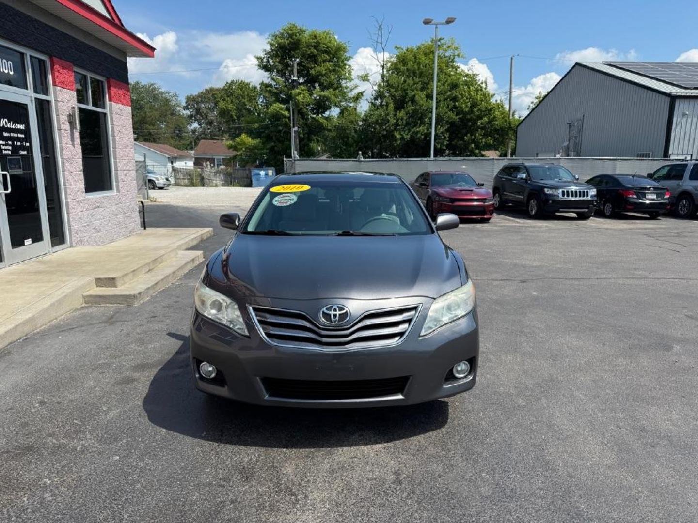 2010 GRAY TOYOTA CAMRY XLE (4T4BF3EKXAR) with an 2.5L engine, Automatic transmission, located at 3100 Covert Avenue, Evansville, IN, 47714, (812) 473-4492, 37.955418, -87.512238 - Photo#1