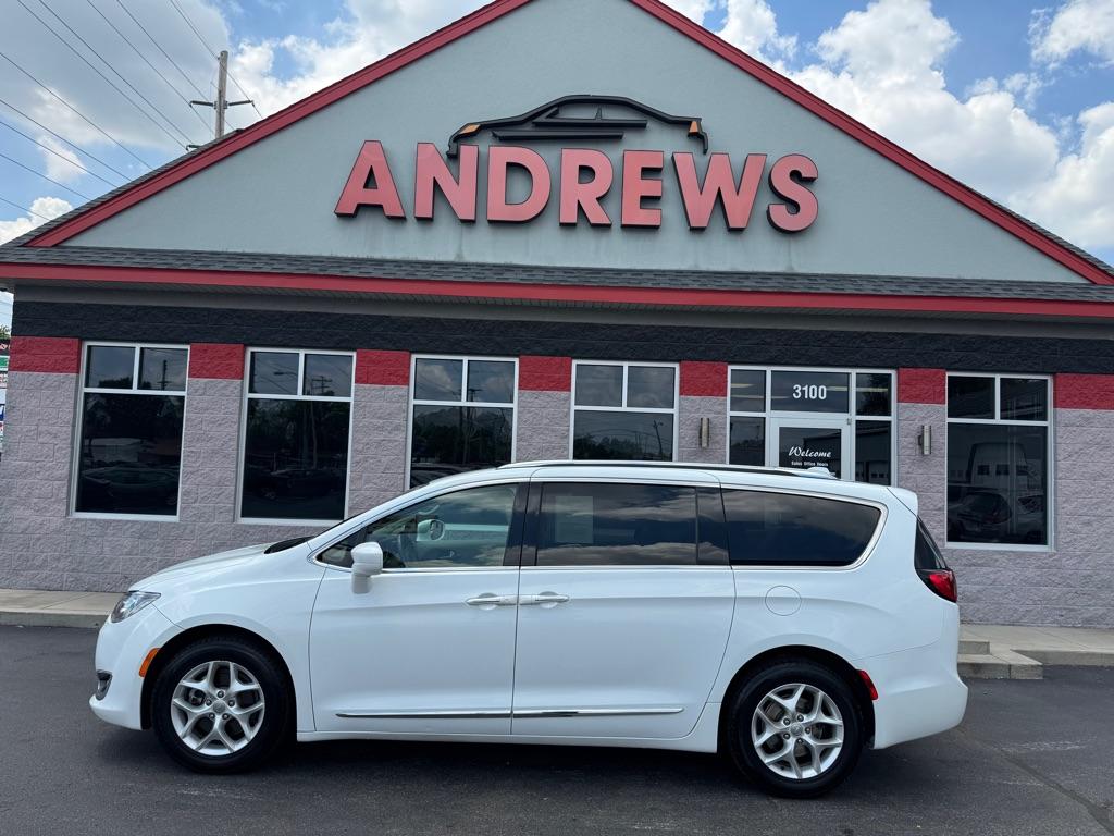 photo of 2018 CHRYSLER PACIFICA TOURING L