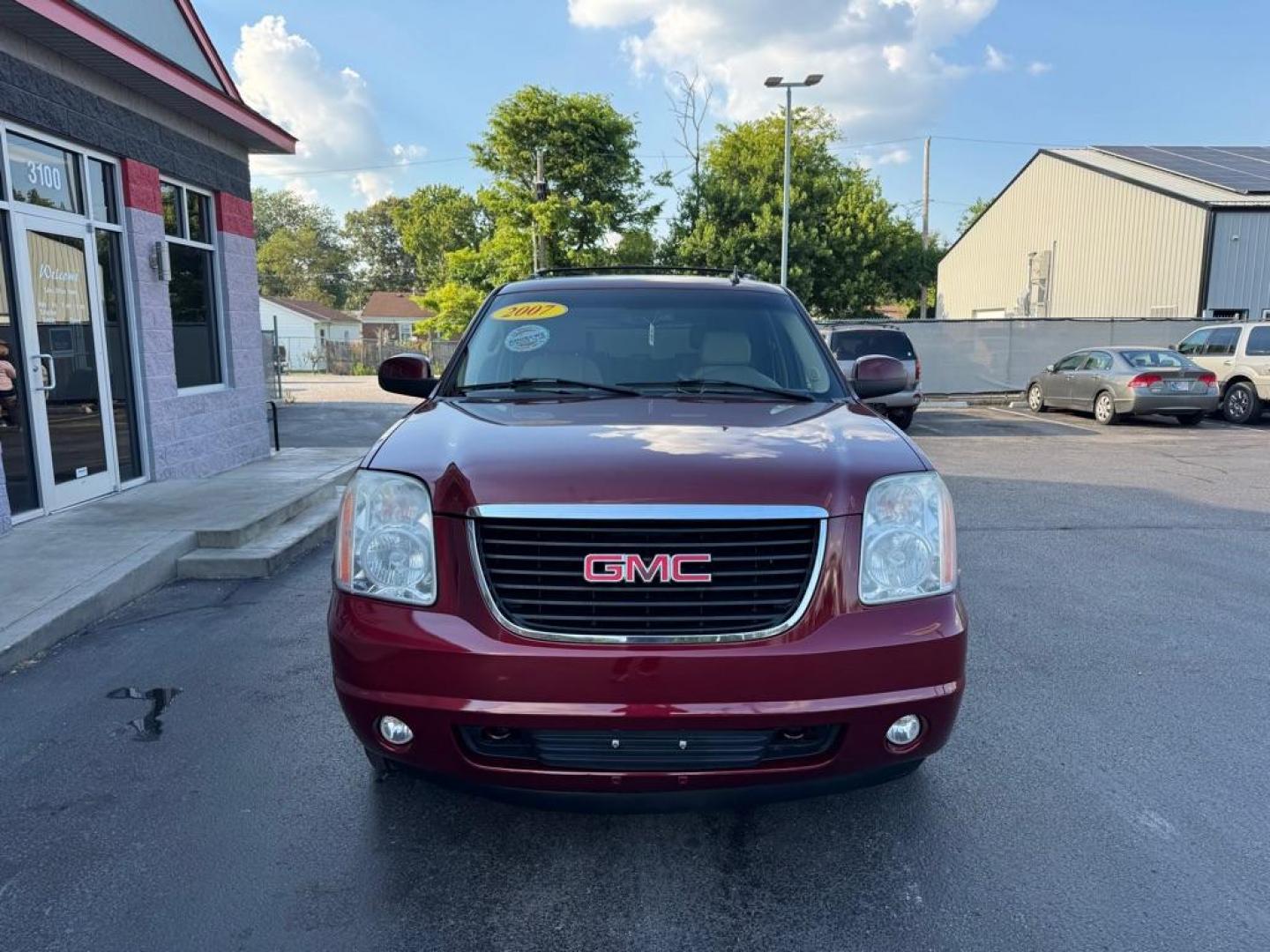 2008 RED GMC YUKON SLT (1GKFK130X8R) with an 5.3L engine, Automatic transmission, located at 3100 Covert Avenue, Evansville, IN, 47714, (812) 473-4492, 37.955418, -87.512238 - Photo#1