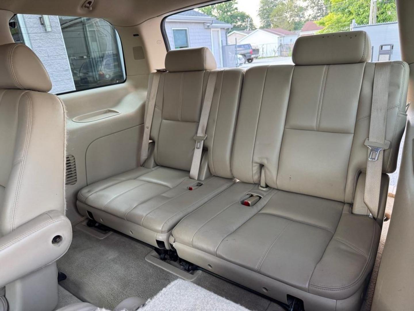 2008 RED GMC YUKON SLT (1GKFK130X8R) with an 5.3L engine, Automatic transmission, located at 3100 Covert Avenue, Evansville, IN, 47714, (812) 473-4492, 37.955418, -87.512238 - Photo#6