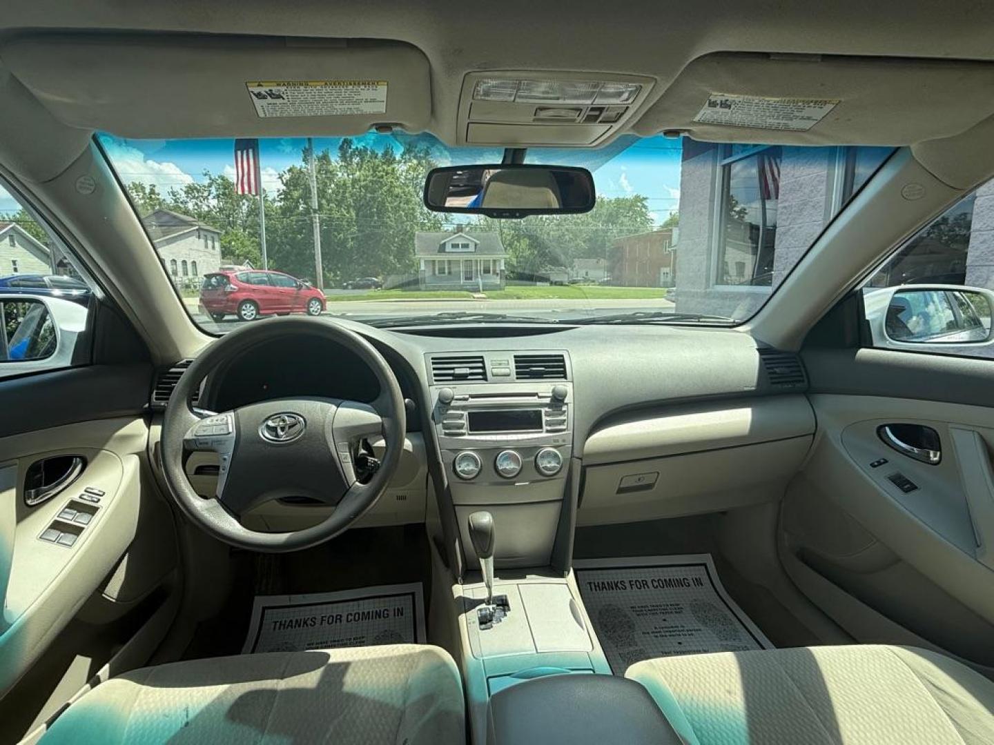 2011 WHITE TOYOTA CAMRY LE (4T4BF3EK9BR) with an 2.5L engine, Automatic transmission, located at 3100 Covert Avenue, Evansville, IN, 47714, (812) 473-4492, 37.955418, -87.512238 - Photo#4