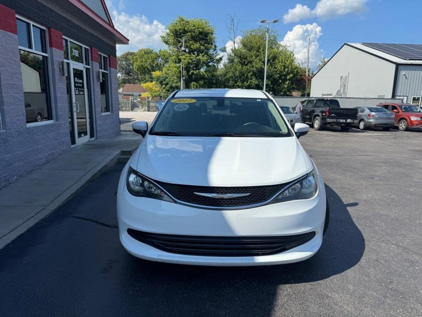2017 WHITE CHRYSLER PACIFICA LX (2C4RC1CG1HR) with an 3.6L engine, Automatic transmission, located at 3100 Covert Avenue, Evansville, IN, 47714, (812) 473-4492, 37.955418, -87.512238 - Photo#1