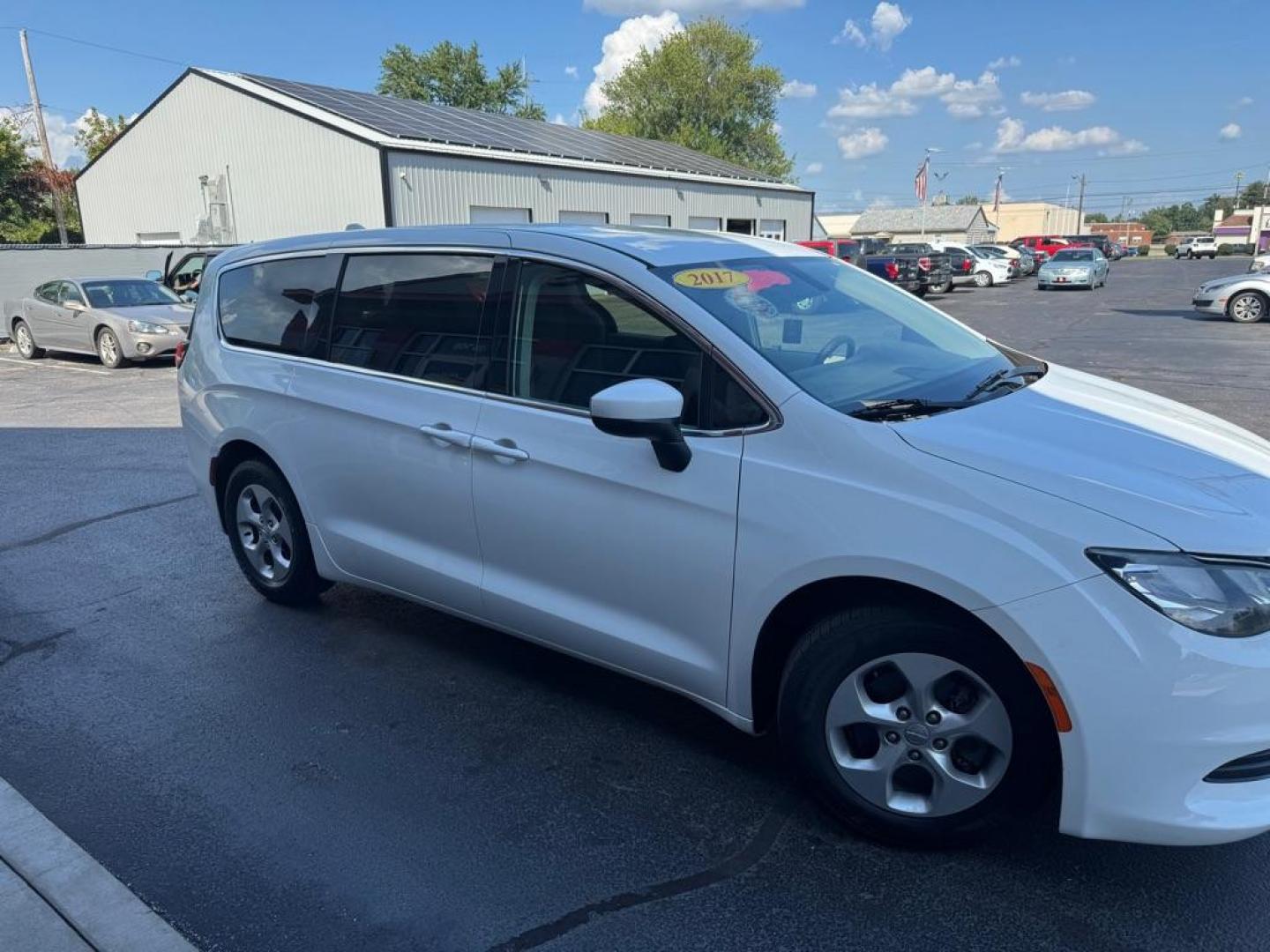 2017 WHITE CHRYSLER PACIFICA LX (2C4RC1CG1HR) with an 3.6L engine, Automatic transmission, located at 3100 Covert Avenue, Evansville, IN, 47714, (812) 473-4492, 37.955418, -87.512238 - Photo#2