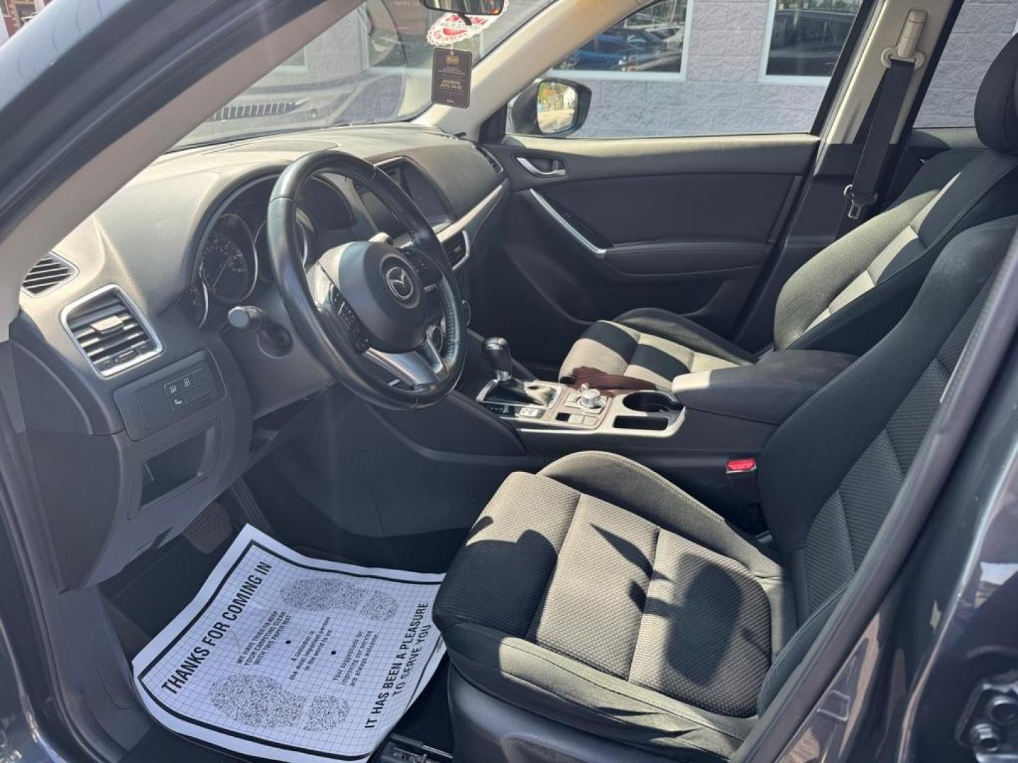 2016 SILVER MAZDA CX-5 TOURING (JM3KE2CY2G0) with an 2.5L engine, Automatic transmission, located at 3100 Covert Avenue, Evansville, IN, 47714, (812) 473-4492, 37.955418, -87.512238 - Photo#4