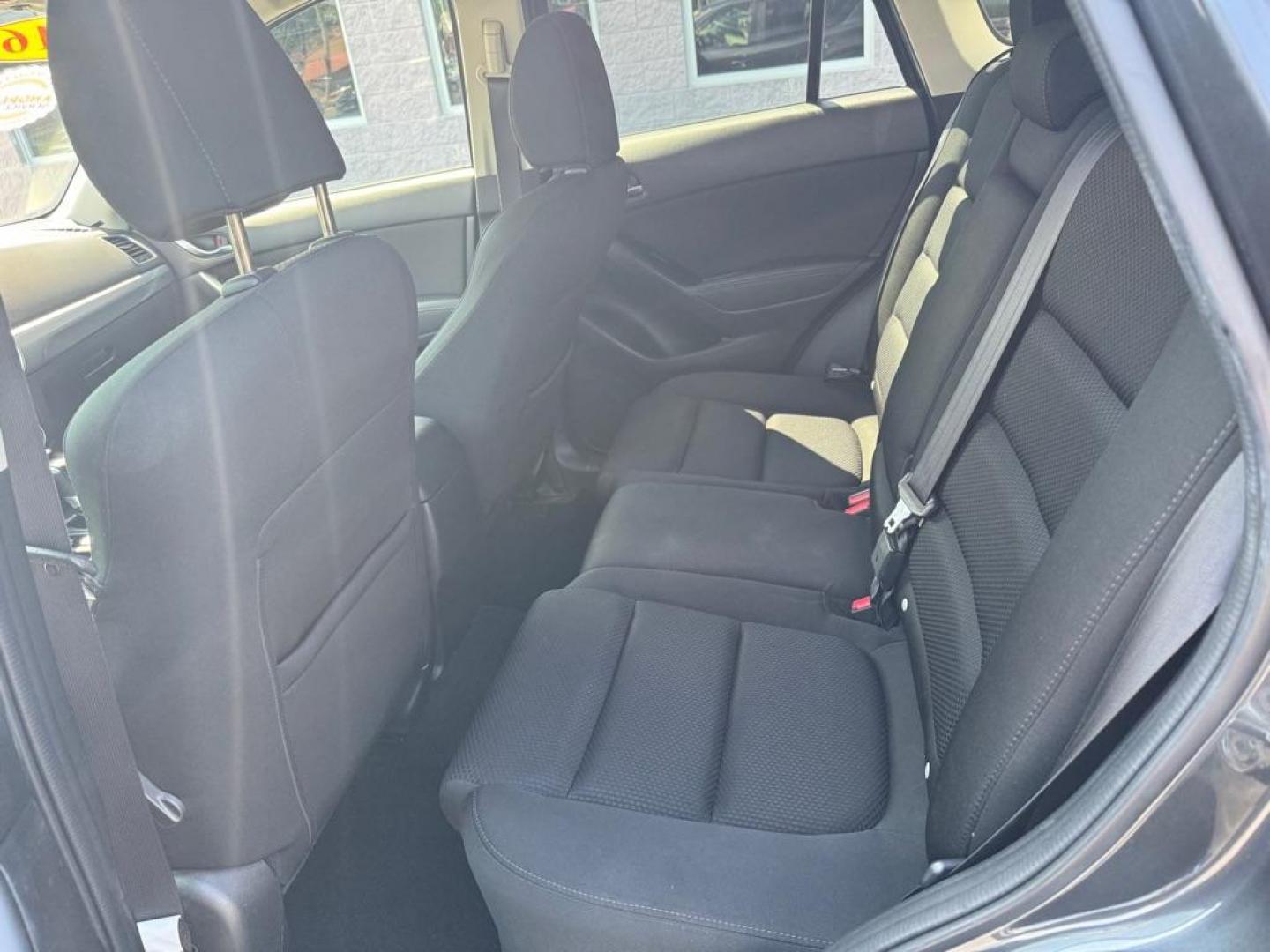 2016 SILVER MAZDA CX-5 TOURING (JM3KE2CY2G0) with an 2.5L engine, Automatic transmission, located at 3100 Covert Avenue, Evansville, IN, 47714, (812) 473-4492, 37.955418, -87.512238 - Photo#5