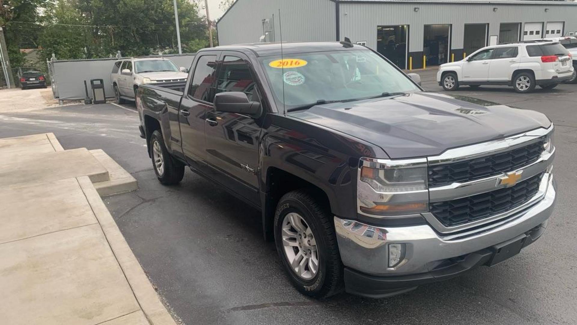 2016 GRAY CHEVROLET SILVERADO 1500 LT (1GCVKREC0GZ) with an 5.3L engine, Automatic transmission, located at 3100 Covert Avenue, Evansville, IN, 47714, (812) 473-4492, 37.955418, -87.512238 - Photo#2