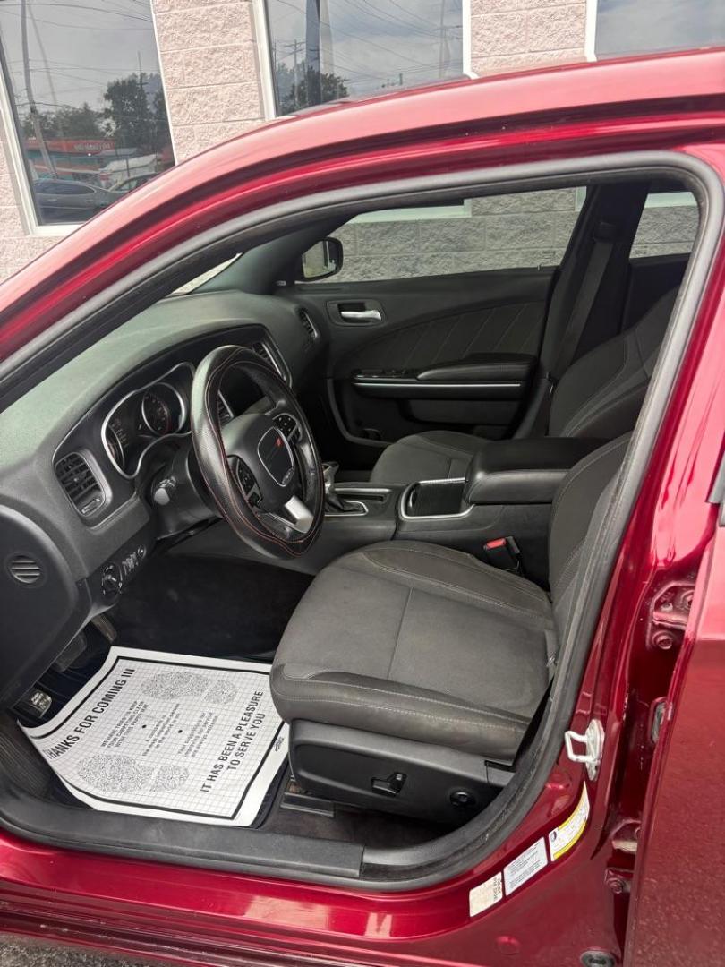 2018 RED DODGE CHARGER SXT PLUS (2C3CDXHG2JH) with an 3.6L engine, Automatic transmission, located at 3100 Covert Avenue, Evansville, IN, 47714, (812) 473-4492, 37.955418, -87.512238 - Photo#4
