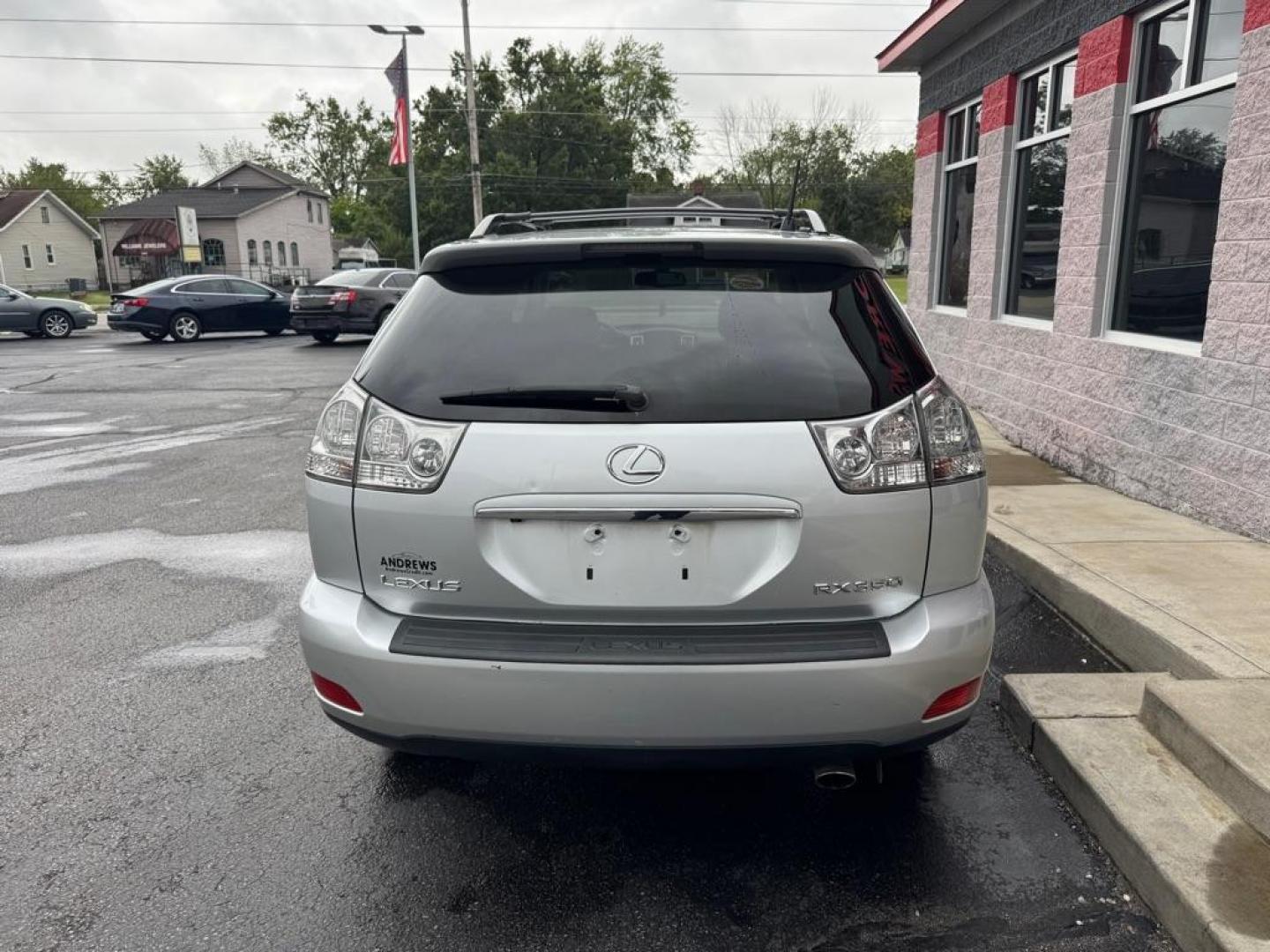 2009 SILVER LEXUS RX350 (2T2HK31U59C) with an 3.5L engine, Automatic transmission, located at 3100 Covert Avenue, Evansville, IN, 47714, (812) 473-4492, 37.955418, -87.512238 - Photo#3
