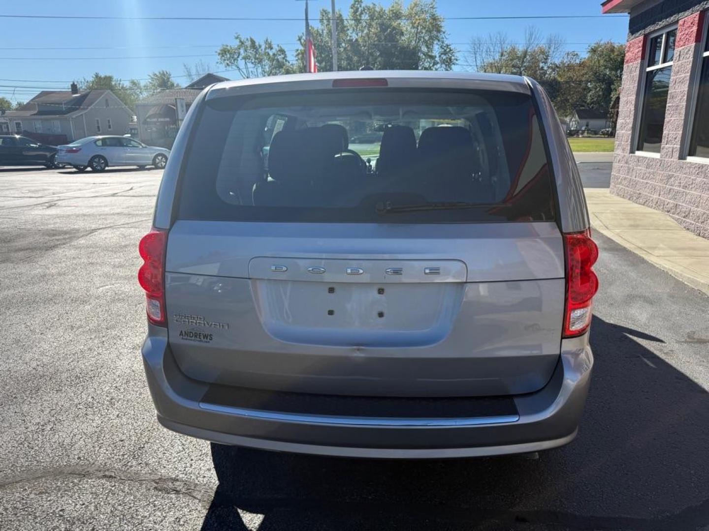 2015 SILVER DODGE GRAND CARAVAN SE (2C4RDGBG6FR) with an 3.6L engine, Automatic transmission, located at 3100 Covert Avenue, Evansville, IN, 47714, (812) 473-4492, 37.955418, -87.512238 - Photo#3