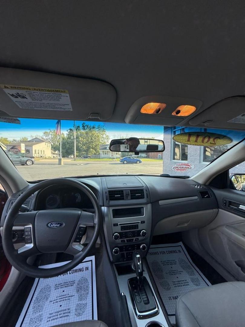 2011 RED FORD FUSION SE (3FAHP0HA3BR) with an 2.5L engine, Automatic transmission, located at 3100 Covert Avenue, Evansville, IN, 47714, (812) 473-4492, 37.955418, -87.512238 - Photo#4