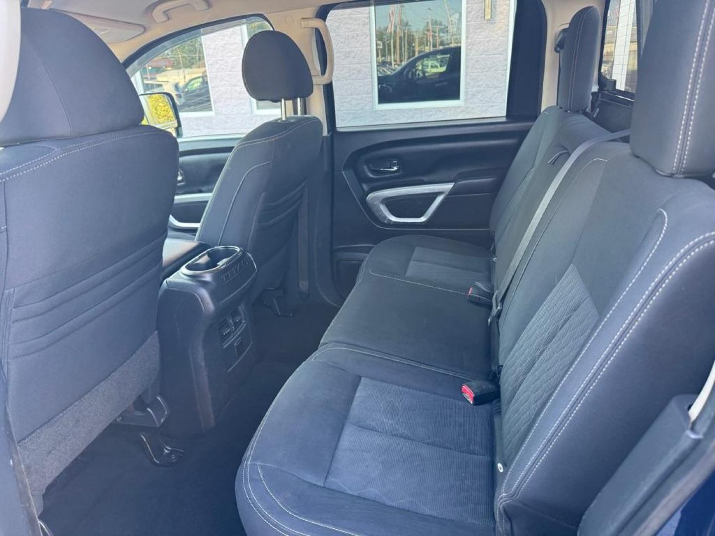 2017 BLUE NISSAN TITAN SV (1N6AA1E66HN) with an 5.6L engine, Automatic transmission, located at 3100 Covert Avenue, Evansville, IN, 47714, (812) 473-4492, 37.955418, -87.512238 - Photo#5