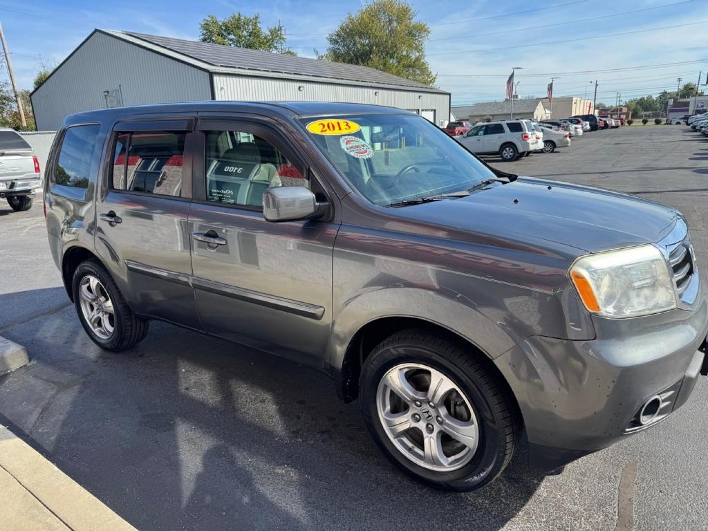 2013 GRAY HONDA PILOT EX (5FNYF3H41DB) with an 3.5L engine, Automatic transmission, located at 3100 Covert Avenue, Evansville, IN, 47714, (812) 473-4492, 37.955418, -87.512238 - Photo#2