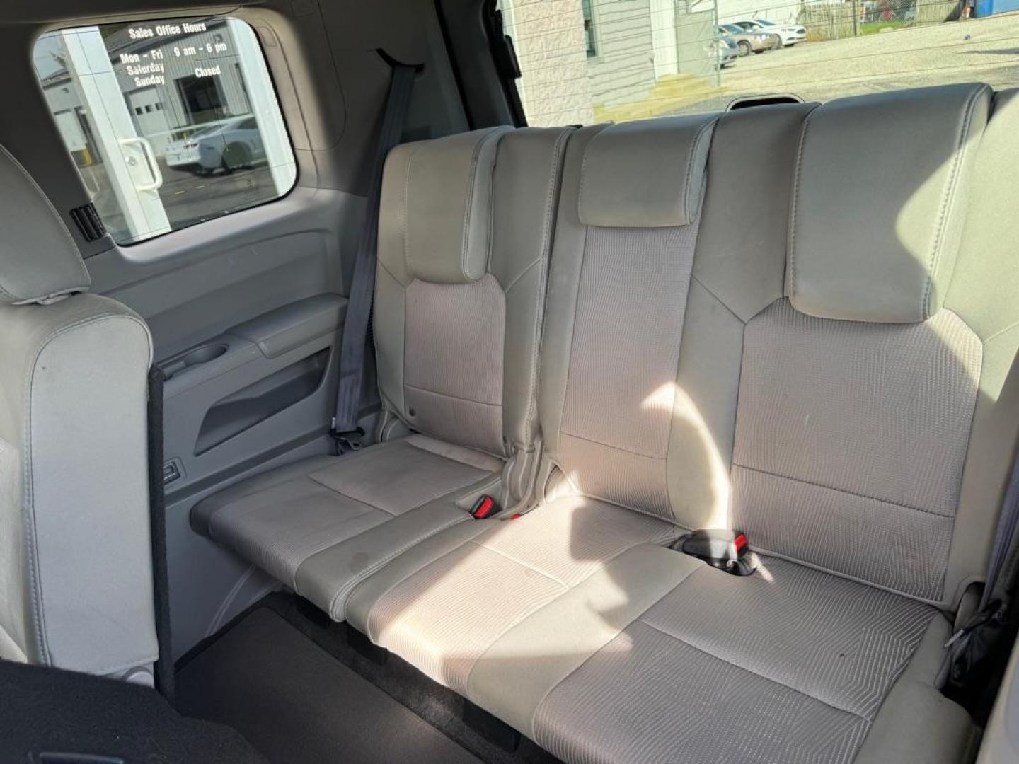 2013 GRAY HONDA PILOT EX (5FNYF3H41DB) with an 3.5L engine, Automatic transmission, located at 3100 Covert Avenue, Evansville, IN, 47714, (812) 473-4492, 37.955418, -87.512238 - Photo#6